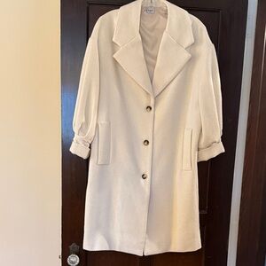 Stylish Sugar label Italian made cream coat.